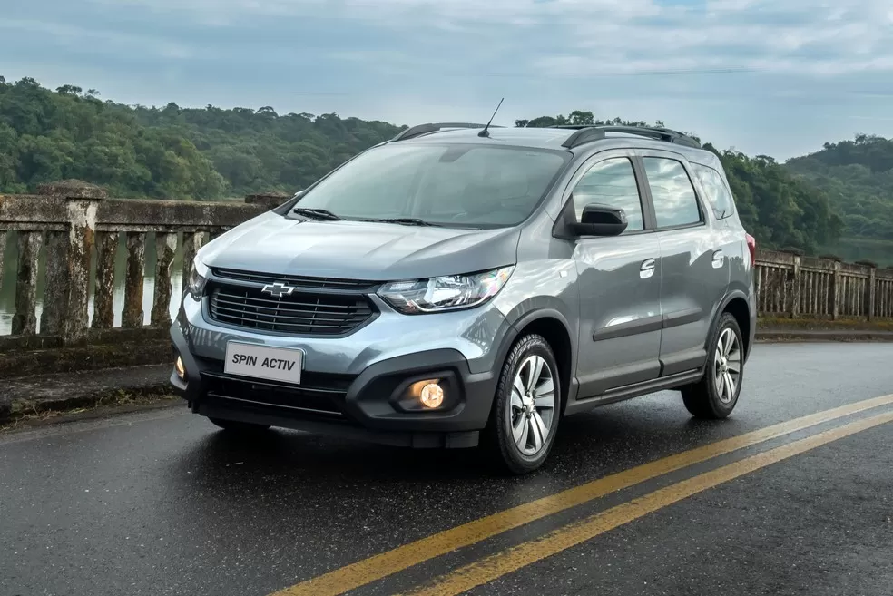 Qual é a melhor minivan para alugar em São José dos Campos