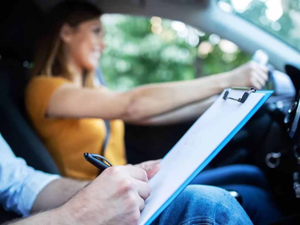 Quanto tempo depois a locadora pode cobrar multa?